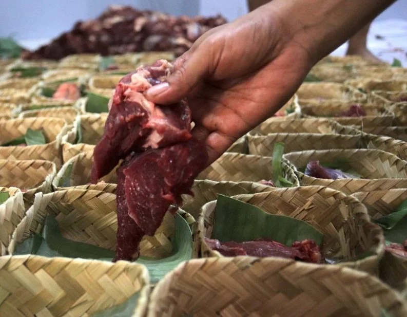 Bolehkah Membagikan Daging Kurban pada Non-Muslim