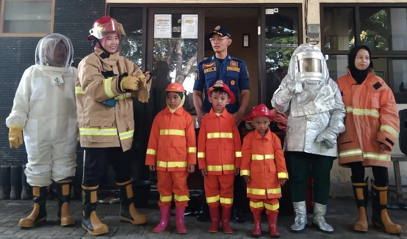 KB dan TK Aisyiyah 25 Golokan Belajar di Damkar