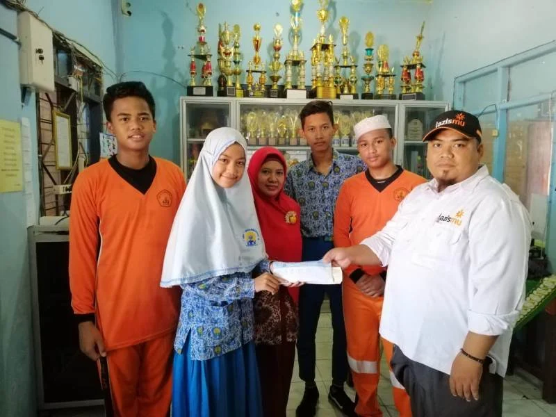 Peduli Korban Tsunami, Siswa Ini Galang Dana dari Teman-Temannya