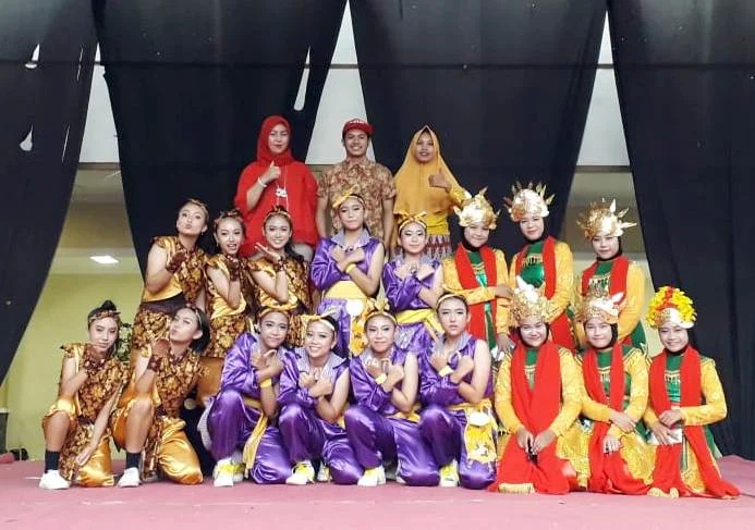 Kelompok Tari Siswa Madrasah Ini Raih Juara 3 Lomba Dance Modern