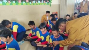 Kreatif Tanpa Batas! Siswa Sekolah Kreatif SD Muhammadiyah Bangil Latih Keterampilan Fotografi dan Videografi