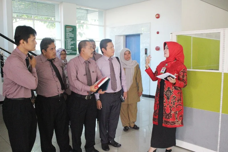 Saat Juri Cantik Berkunjung ke Sekolah Ini, Semua Jadi Heboh