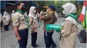 Dewan Kerabat HW Smamda Dilantik di Depan Perpustakaan