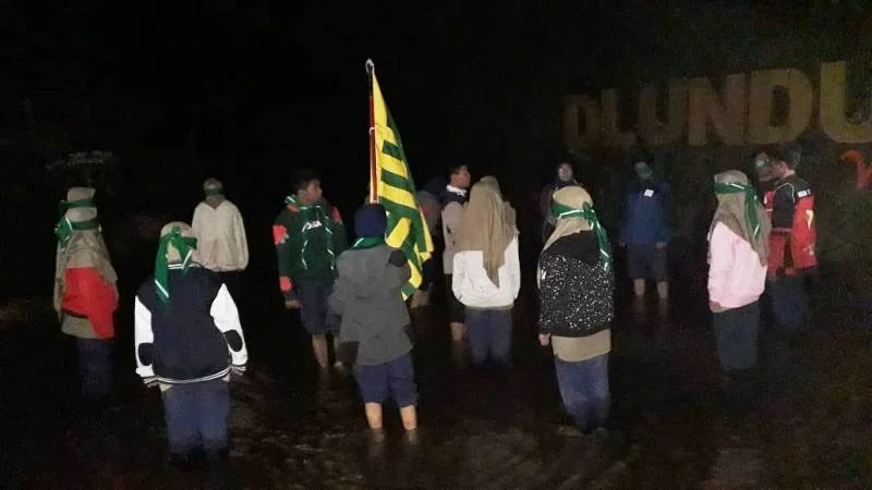 Usai Diklat HW, Tengah Malam Dilantik di Bawah Air Terjun