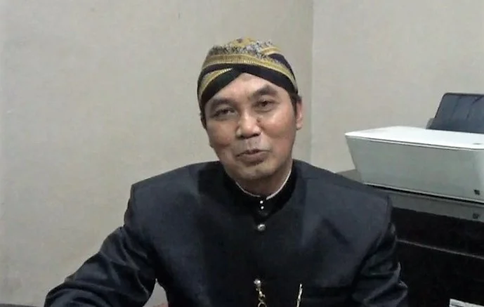 Mengajak Orang Tua Siswa Ikut Bersekolah