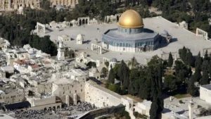 Dome of Rock, Batu Tempat Nabi Isra Mikraj