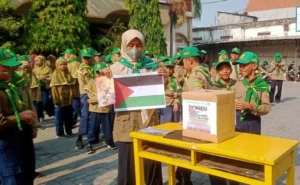 Keliling Jalan, Guru dan Murid SD Muri Galang Donasi Palestina