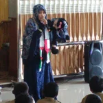Boneka Ais dan Dongeng Hari Kiamat Kumpulkan Donasi untuk Palestina