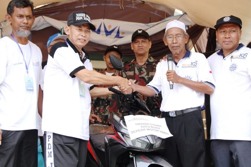 Dapat Doorpize Motor Langsung Diwakafkan ke Muhammadiyah