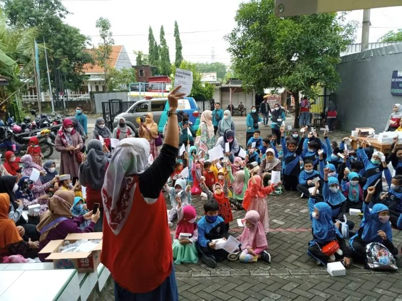 Banjir Doorprize dan Pawai Meriahkan Milad di PCM Lakarsantri