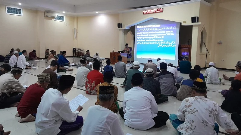 Mencari Amalan yang Bisa Dapatkan Rahmat Allah