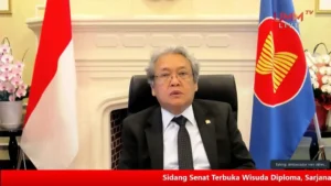 Dubes Heri Akhmadi Ajak Wisudawan UMM Jadi Manusia Unggul dan Merdeka