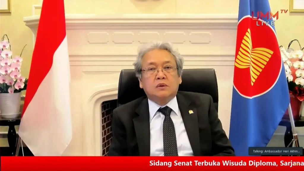 Dubes Heri Akhmadi Ajak Wisudawan UMM Jadi Manusia Unggul dan Merdeka