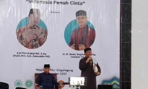 Duet Ustadz Cinta dan Fikri Haikal MZ di Ahad Pagi Masjid An-Nur Glagahagung