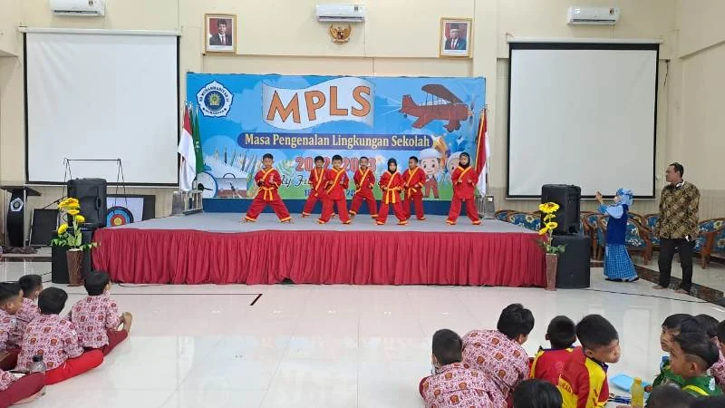 Parade Ekskul Menutup Acara MPLS Sekolah Ini