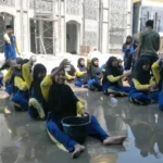 Lomba Agustusan Ini Bikin Murid Basah Kuyup