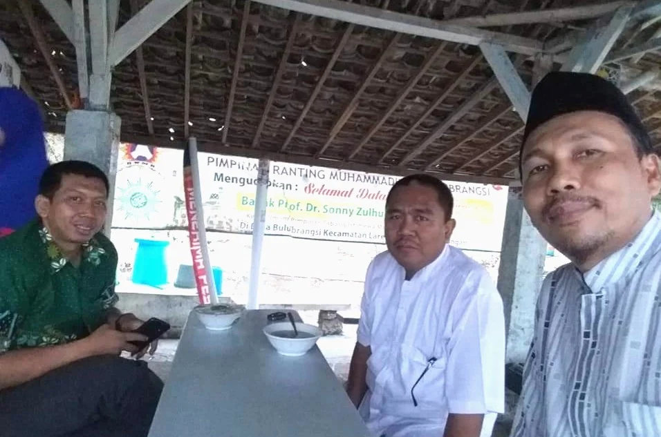 Almarhum Mas Choliq Setia Antar Orang Pusat ke Pelosok