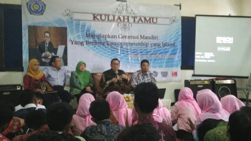 UMSurabaya Pupuk Jiwa Kewirausahaan Mahasiswa Baru