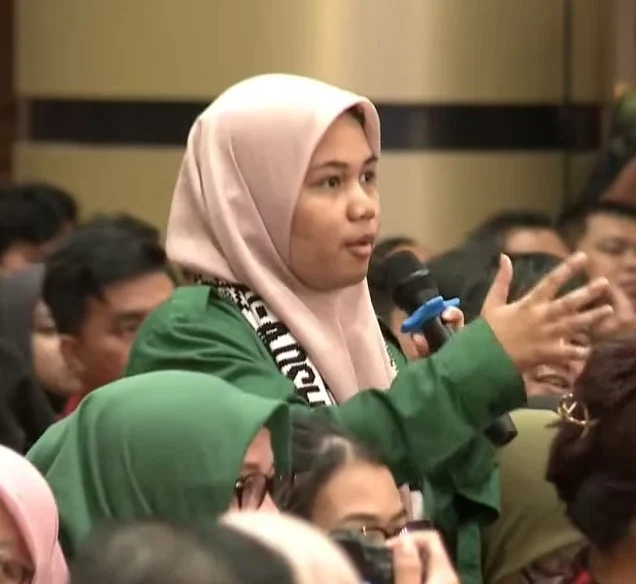 Mahasiswi Ini Bintang Dialog Terbuka Muhammadiyah, Cecar Ganjar bak Orator