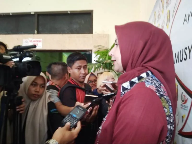 Mahasiswa Saya Beri Beasiswa, Syaratnya Punya KTP Sini, Jika Belum Punya, Cari Jodoh Dulu Orang Jember