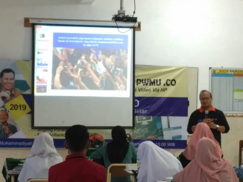 Roadshow Pelatihan Jurnalistik Milad PWMU.CO Dibuka di Malang