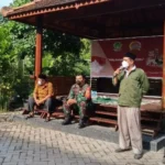 Fashion Show Baju Pahlawan di SD Almadany