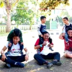 Makan Kerupuk di Atas Pundak Ayah, Ini Meriahnya Father’s Day