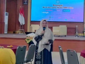MC Ini Hidupkan Acara dengan Berpantun