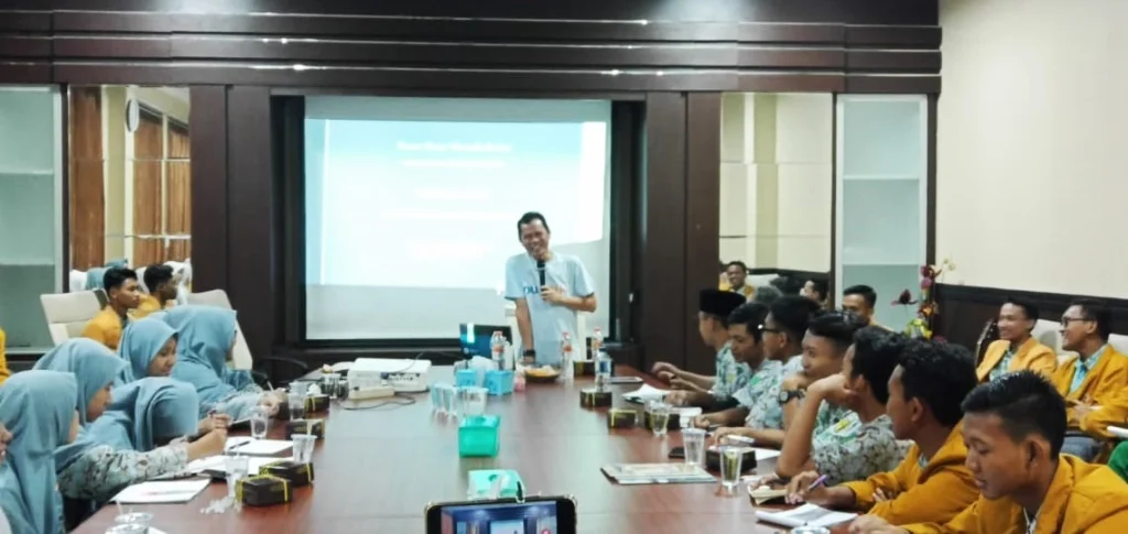 SMA Muhiba Kunjungi Redaksi MATAN, Timba Ilmu Para Jurnalis Senior