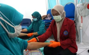 Fikes Umsida Latih Akupresur Produksi ASI