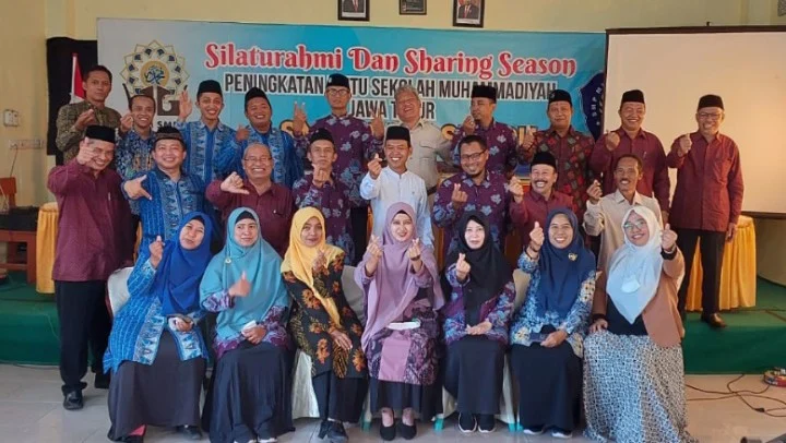 Kepala Sekolah Itu Paling Sedikit Dosanya