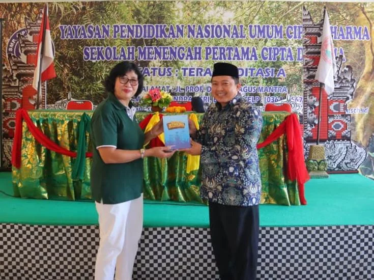 Foskam SMP-MTs Jatim Studi Banding Sekolah Bali