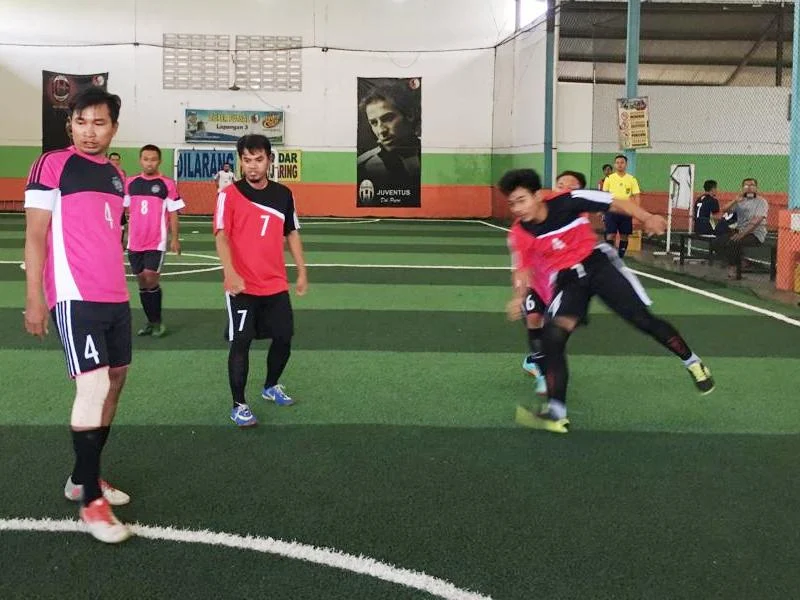 Tak Hanya Pintar Mengajar, Para Guru Ini Juga Terampil Main Futsal