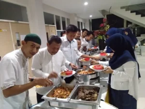 Usai Diskusi Marketing, Rileks Sejenak Nikmati Menu Buka Puasa