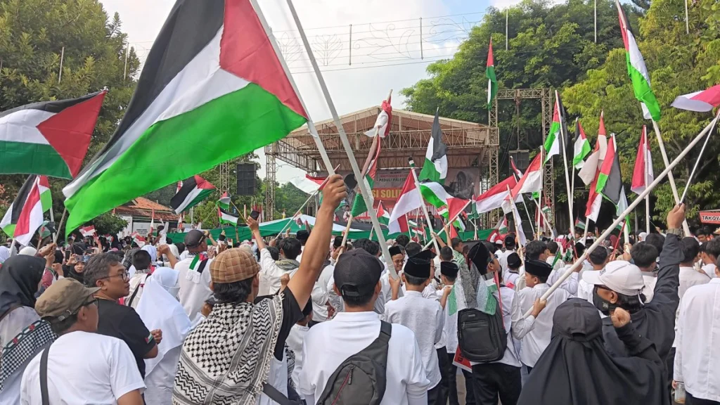 Zionis Israel Kembali Berkhianat : Ribuan Warga Batang Gelar Aksi Solidaritas