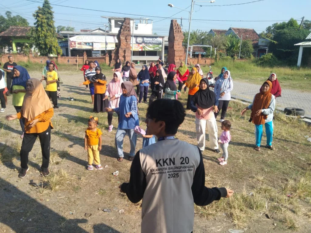 Kolaborasi Hangat Antara Mahasiswa KKN UMG dan Lansia