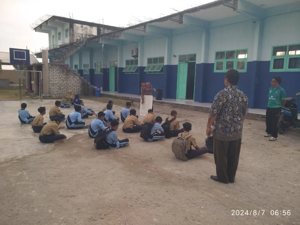 Kegiatan Pra KBM SMPM 28 Kandangsemangkon Melatih Kedisiplinan Siswa