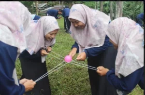 SMK Muda Gresik Outbound di Pacet