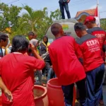 Kelompok Pecinta Alam Kirim Air ke Desa Kekeringan