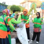 Jalan Sehat sambil Pungut Sampah