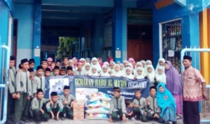 Sedekah Tak Usah Nunggu Kaya, Itu Prinsip Santri Brangsi Lewat Program Ini