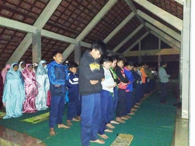 Mumpung Ada Gerhana, Siswa Laksanakan Shalat Khusuf