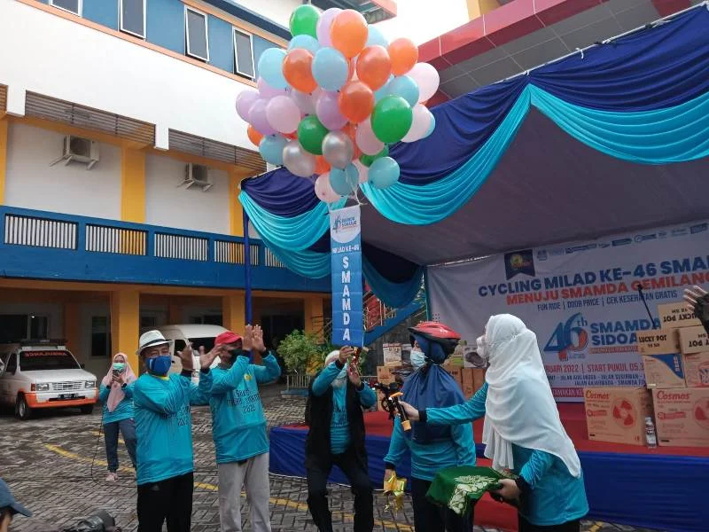 Gowes Milad Smamda Bertabur Hadiah