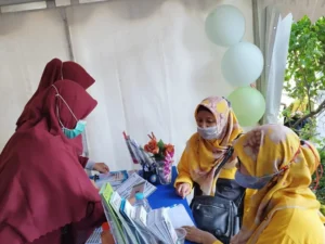 Reuni Tipis-Tipis di Stan RSMG saat Musyda Muhammadiyah dan Aisyiyah Gresik