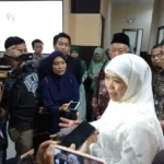 Gubernur Jawa Timur Diece Tumpukan Sampah Kali Buntung
