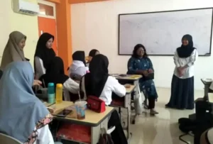 Guru Bangladesh Mengajar di Smamita, Serasa di Negara Sendiri