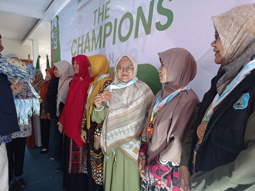 Media Cermin Bawa Guru Berlian School Juara Inobel Matematika