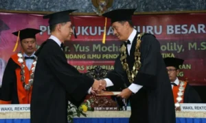 Prof Yus Mochamad Cholily Dikukuhkan sebagai Guru Besar Pendidikan Matematika UMM