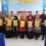 SMA Muha Serahkan SK 14 Guru Baru