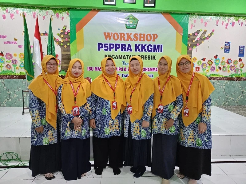 Enam Guru SD Mugres Berbagi Best Practice kepada Guru Madrasah